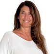 Das Bild zeigt Geschäftsführerin Anja Barlen-Herbig. 