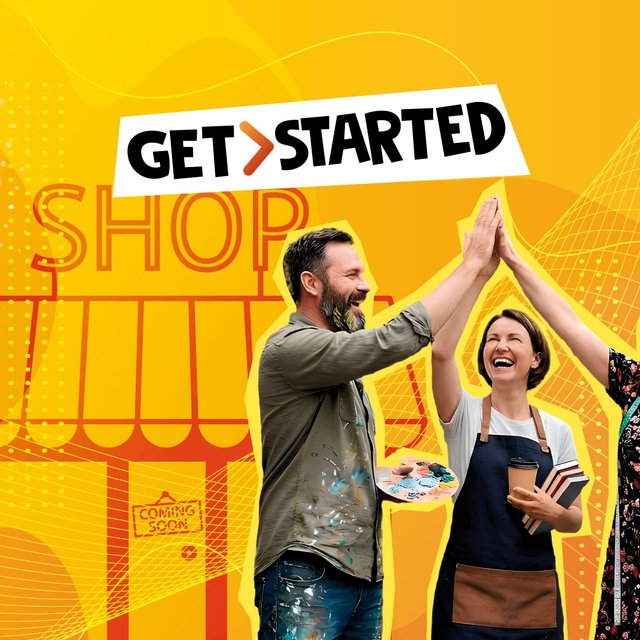 Grafik zum Förderprojekt „GetStarted“: Vor einem stilisierten Laden stehen drei fröhliche Menschen und geben sich ein High-Five. Im Hintergrund leuchtet ein orange-gelbes Design mit dem Schriftzug „GET STARTED“ und einem skizzierten Geschäft. Die Szene symbolisiert Gründung, Zusammenarbeit und neue Ideen für die Innenstadt.