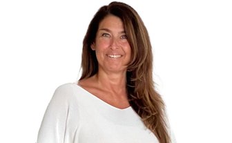 Das Bild zeigt Geschäftsführerin Anja Barlen-Herbig. 