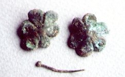 Fundstücke aus vergangenen Zeiten im historischen Schwan Peine zeigen ausgewählte Objekte und Materialien, die Einblicke in die Nutzungsgeschichte des Gebäudes und den Alltag früherer Epochen geben. Die Exponate dokumentieren bauliche Entwicklungen, frühere Funktionen sowie kulturelle und gesellschaftliche Aspekte des Ortes.