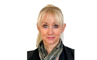 Das Bild zeigt Mitarbeiterin Petra Aulich.