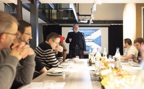 Whisky Tasting im Schwan Peine mit fachkundiger Moderation und Präsentation rund um Whiskywissen und Verkostung. Die Genussveranstaltung in Peine verbindet Whiskyverkostung, Information und gemeinsames Erleben am gedeckten Tisch.