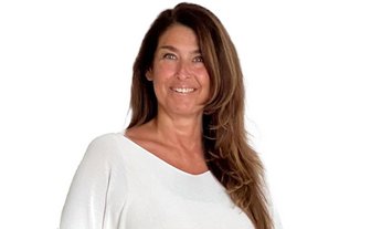 Das Bild zeigt Geschäftsführerin Anja Barlen-Herbig. 