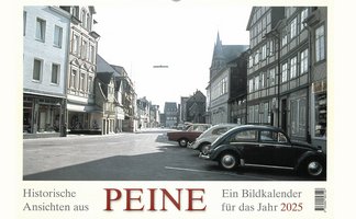 Das Bild zeigt eine historische Ansicht von Peine, die den Kalender 2025 ziert. 